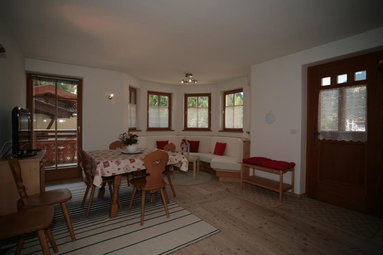 Villetta Ai Pini Deluxe Canazei Exteriör bild