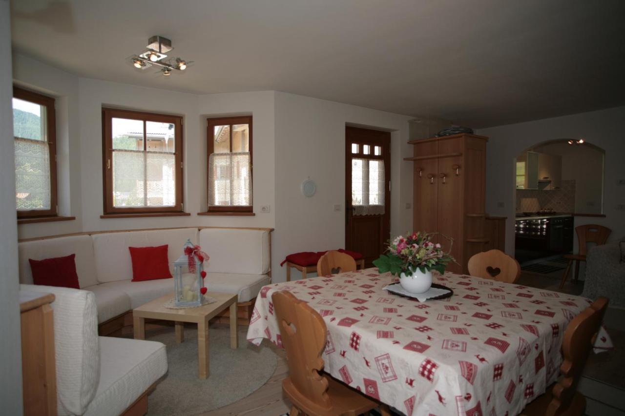 Villetta Ai Pini Deluxe Canazei Exteriör bild