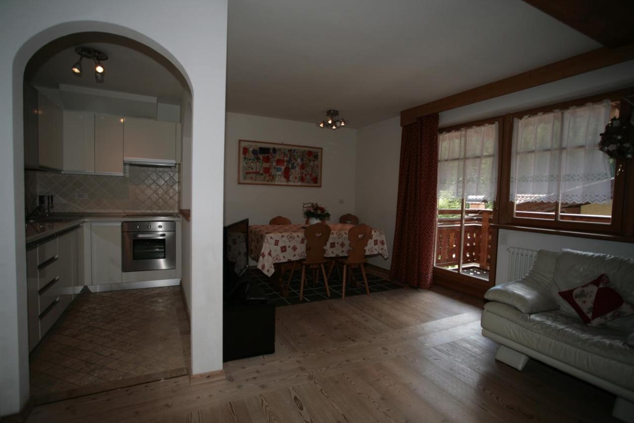 Villetta Ai Pini Deluxe Canazei Exteriör bild